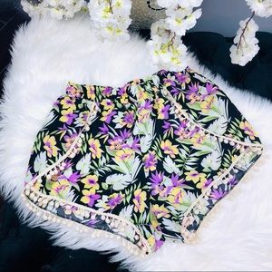 ❤️ Sold ❤️High Rise Tropical Floral booty Shorts